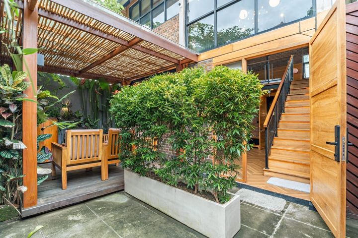 Timber 1 bed garden villa in Canggu