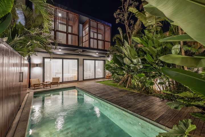 Teak furnished 3 bed rooftop villa in Batu Bolong